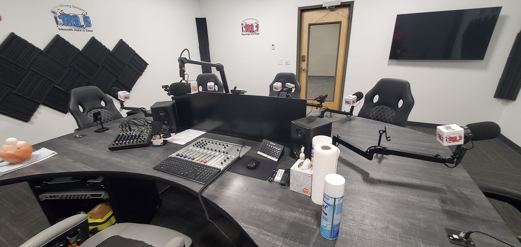mobilemediaplus-broadcaststudio2